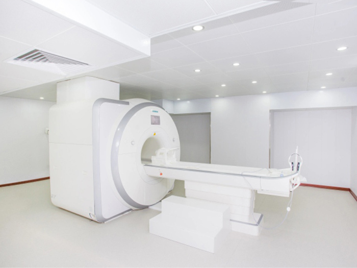 Magnetic resonance imaging (MRI)